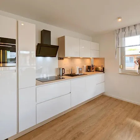 Waldstrasse 8a-c B7 Treichel * אוקריץ