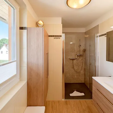 דירה Waldstrasse 8a-c B7 Treichel