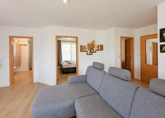 公寓 Waldstrasse 8a-c B7 Treichel